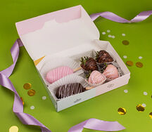 Клубника в бельгийском шоколаде с эскимо Сюрприз