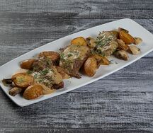 Свинина с кремом из белых грибов и картофелем