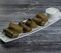 Долма в винoградных листьях