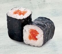 Ролл с лососем