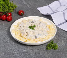 Паста с курицей и грибами