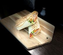 Классическая шаурма с курицей в лаваше