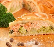 Пирог с рыбой, брокколи и шпинатом