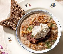 Каша пшеничная с говяжьими щёчками