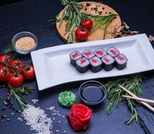 Ролл с тунцом