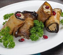 Рулетики из баклажанов с сыром и чесноком