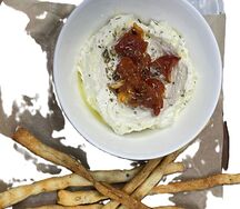 Копчёный креметте с гриссини