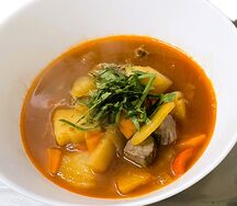 Мясной суп по-деревенски с томленой говядиной