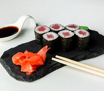 Классический ролл с тунцом