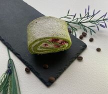 Рулет Фисташковый с малиной