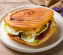 Сэндвич-панини с беконом