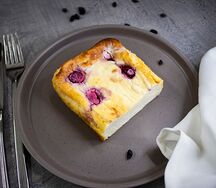 Запеканка Три сыра с малиной