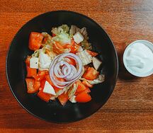 Салат с розовыми кубанскими томатами