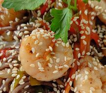 Соба гречневая с креветками