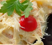 Феттуччини с копчёной курицей
