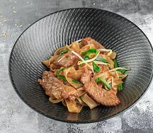 Лапша Хэ-фен с говядиной