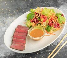 Салат с тунцом