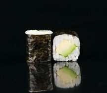 Ролл с огурцом