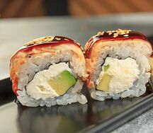 Сливочный угорь ролл