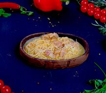 Паста с копченым филе курицы