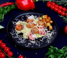 Салат Цезарь с креветками