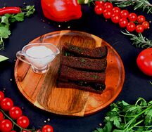 Чесночные гренки с соусом