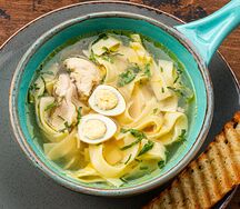 Куриный суп с лапшой