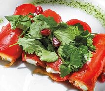 Рулетики из печёного перца