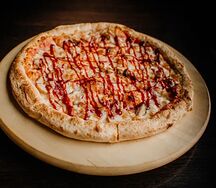 Пицца Цыплёнок BBQ с луком и беконом