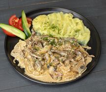 Бефстроганов с говядиной