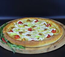 Пицца Цезарь с курочкой