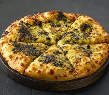 Хачапури по-мегрельски с соусом песто