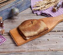 Ржаник с сулугуни и ветчиной