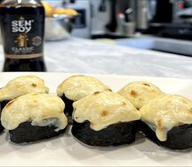 Запеченный ролл с креветкой