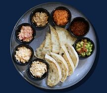 Большой сет намазок на компанию