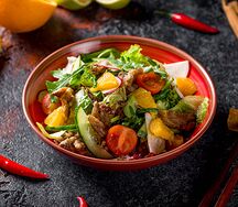 Салат с хрустящей уткой