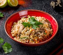 Жареный рис с морепродуктами по-азиатски