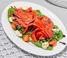 Салат с дикой кетой