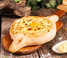 Хачапури по-аджарски с перепелиными яйцами (мини)