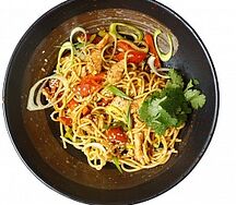 Яичная лапша с курицей
