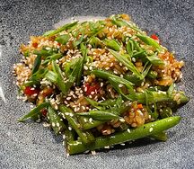Жареный рис с овощами