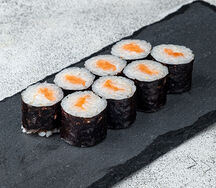 Мини-ролл с лососем
