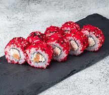 Ролл с лососем и крабом