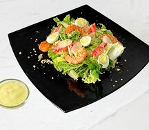 Салат с креветками и крабовыми палочками