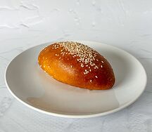 Пирожок с капустой и яйцом