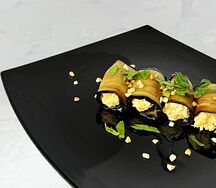 Рулетики из баклажанов