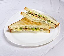 Сэндвич с тунцом