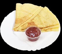 Блины с клубникой