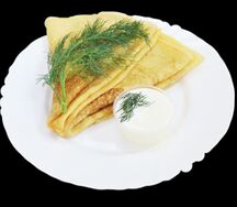 Блины со сметаной и зеленью