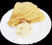 Блины с творогом и изюмом